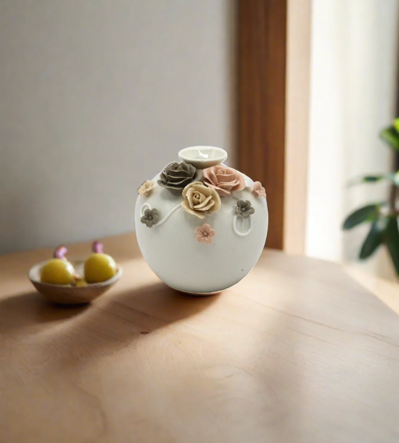 ceramic vase embosed mini 3.5'' china d116