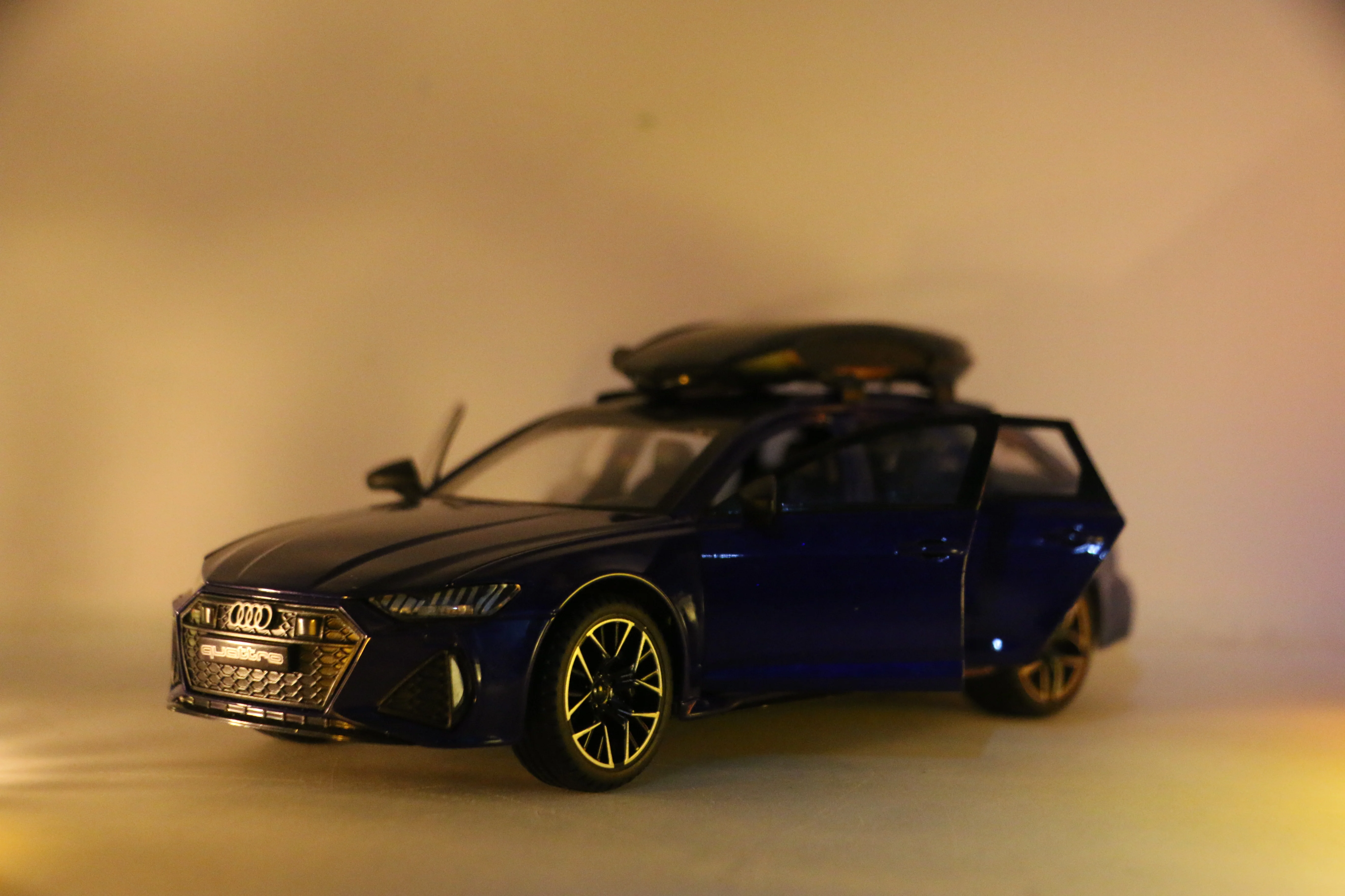 die-cast metal car audi rs6 1:24 1901-280 - Image 2