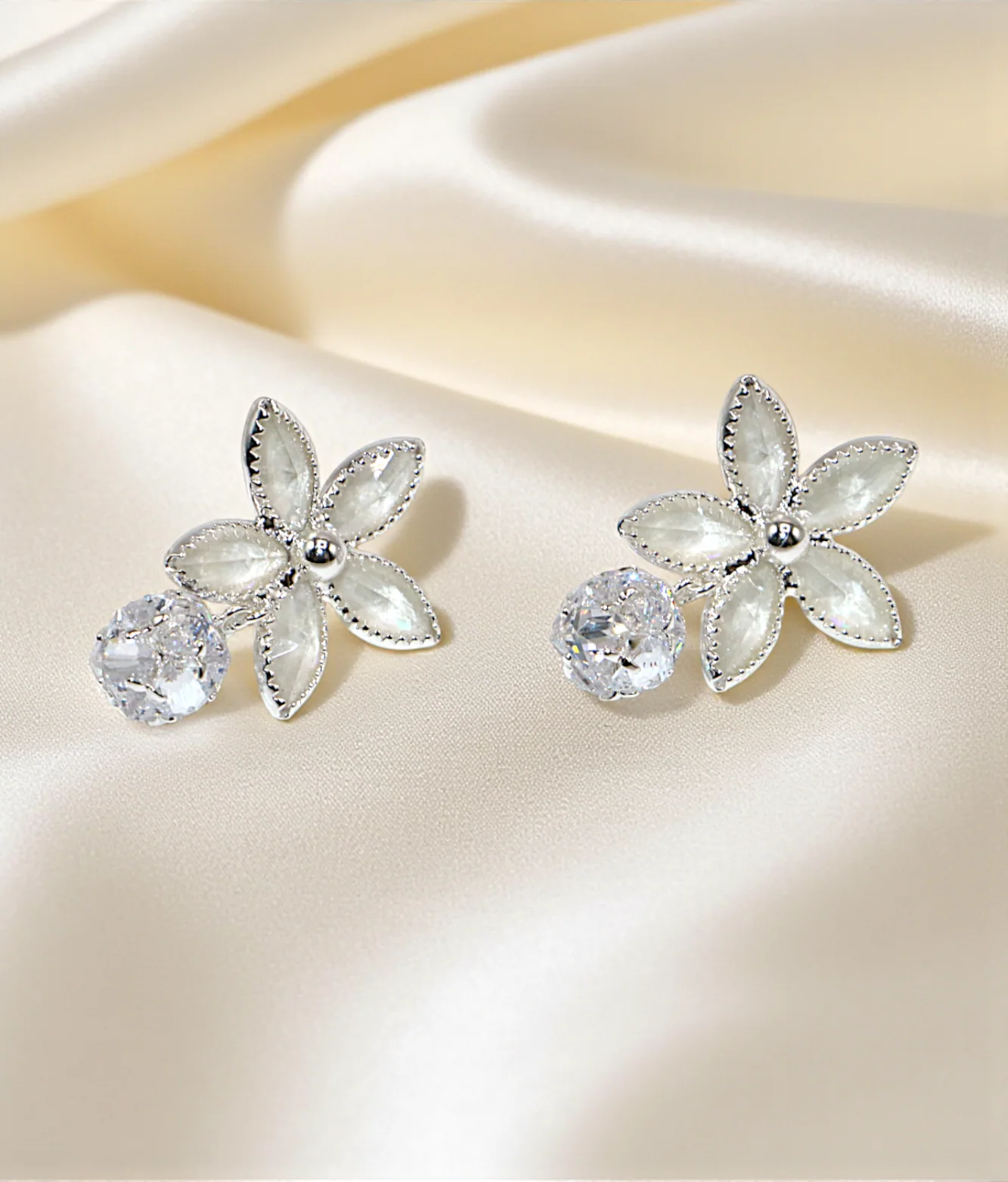 ear ring flower vintage silver with shiny stone china - Image 2