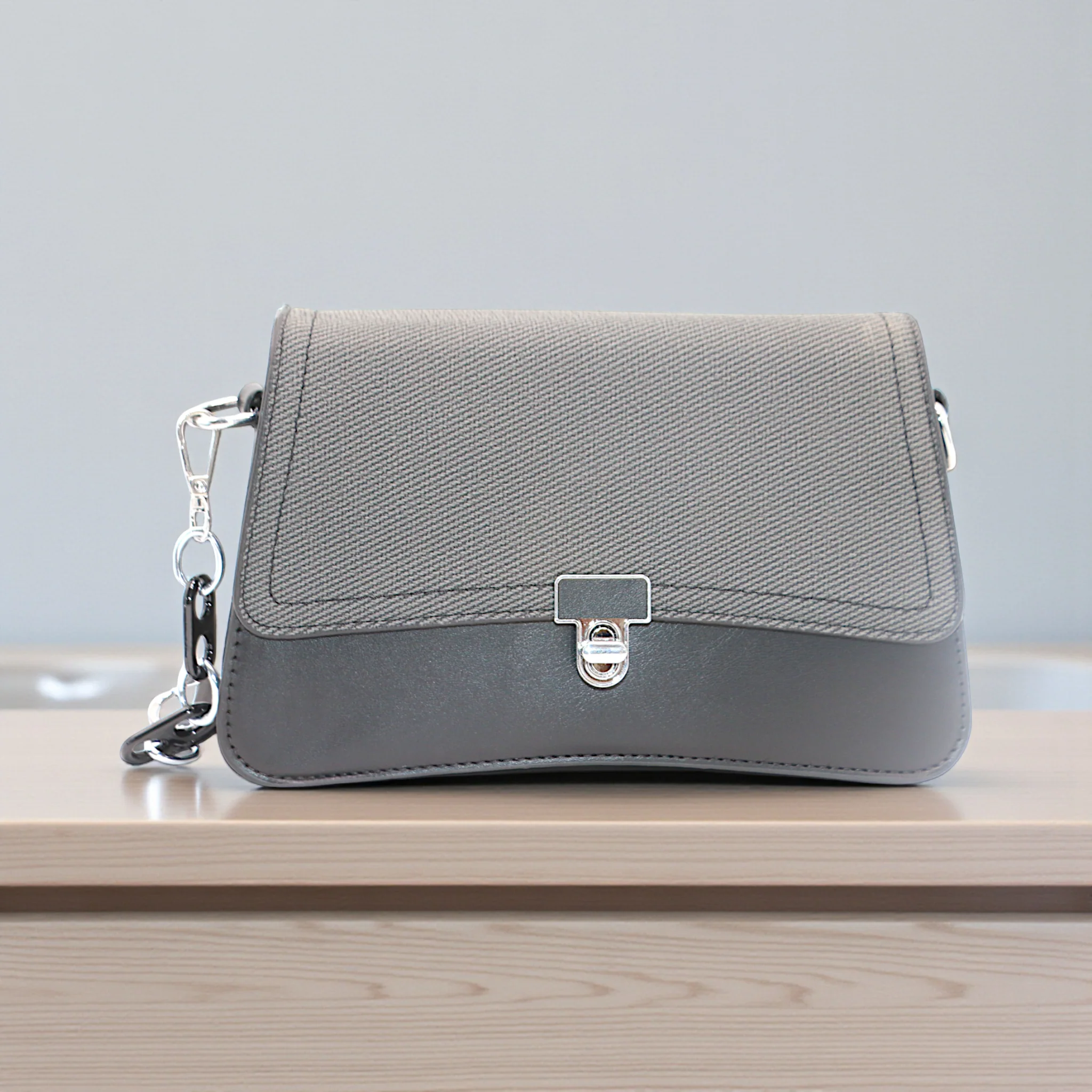 ladies cross body bag - Image 3