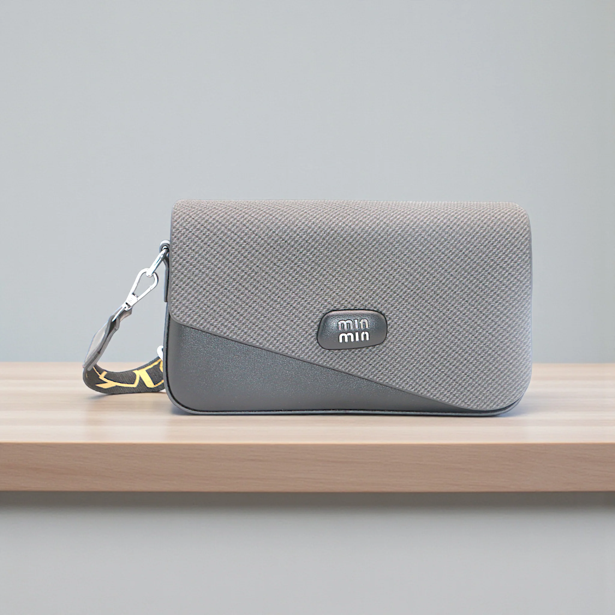 ladies cross body bag - Image 4