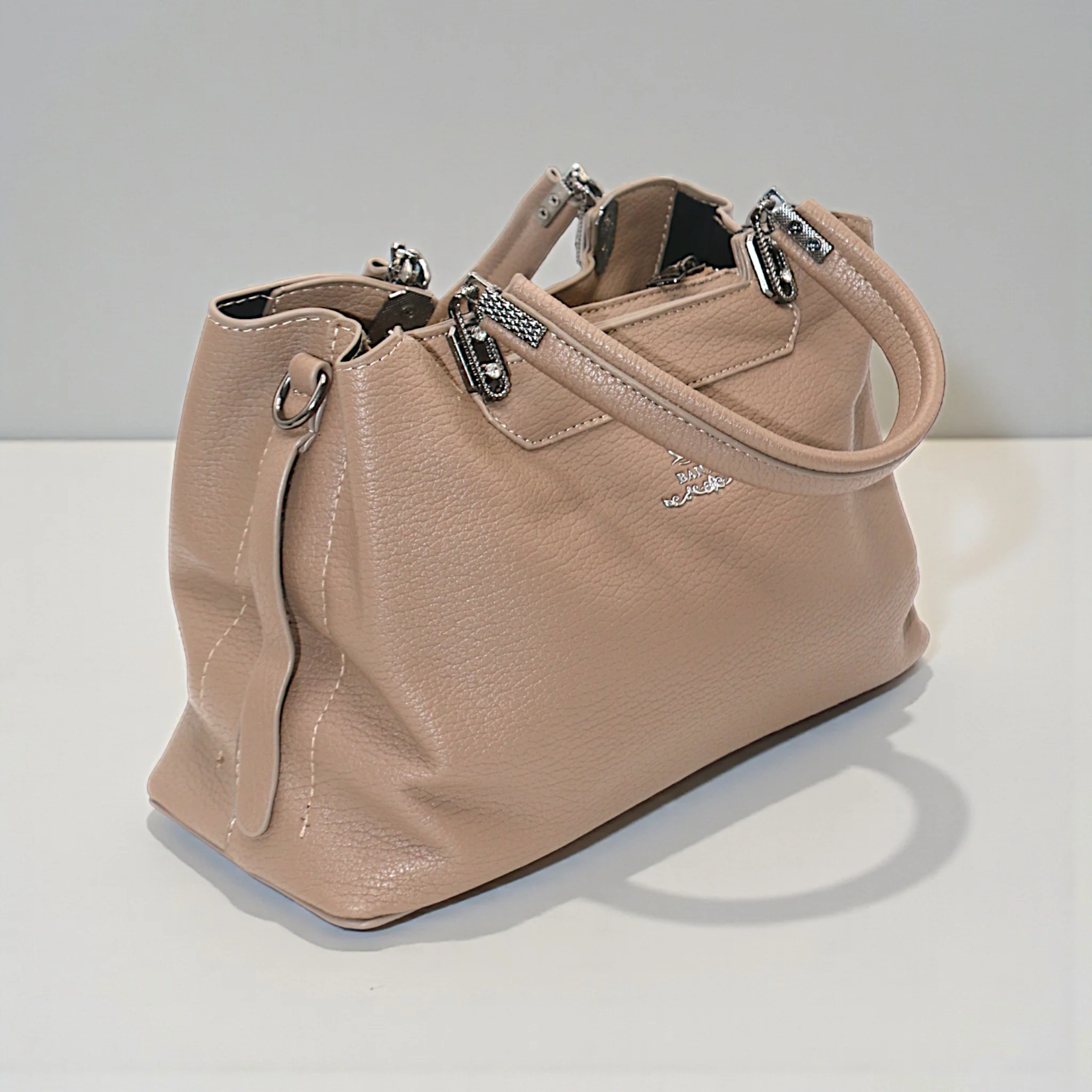 ladies handbag - Image 4